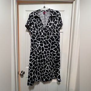 Merona 1, (~18W) Black/Off White/Animal Print Dress